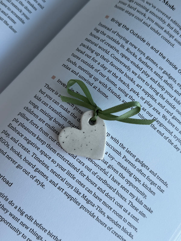 Keraminis pakabukas/kvapukas "Balta širdelė"